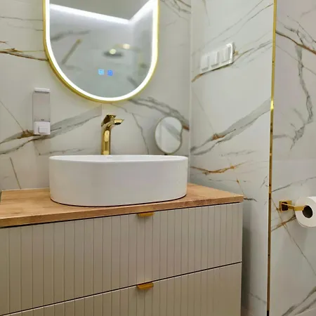 Dhouse Z Widokiem Na Wode شقة